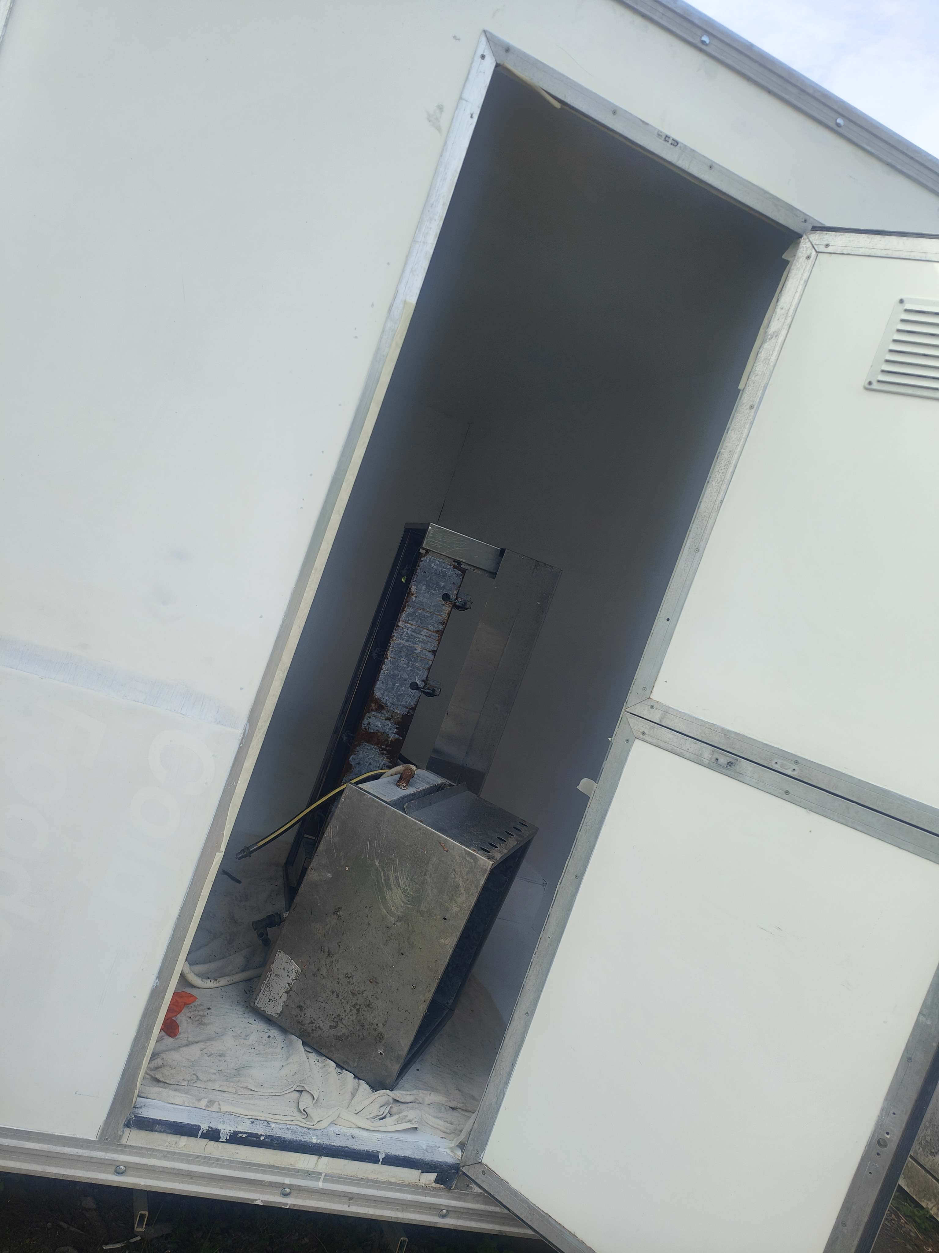 Food Trailer Refurbishment 11
